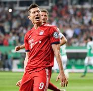 沙巴体育-包含拜仁慕尼黑后防线稳固，零封对手坚守积分榜榜首的词条