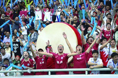 关于场上精彩瞬间：中超球员展现超凡技艺，赢得观众喝彩的信息